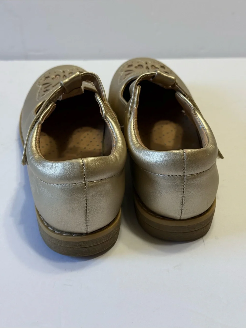 Dream Pairs Girls Gold Metallic Shoes Butterfly Detail Mary Janes Sz 2